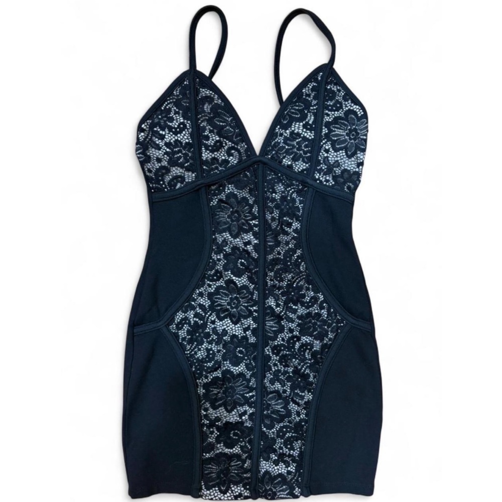 Black lace bodycon dress